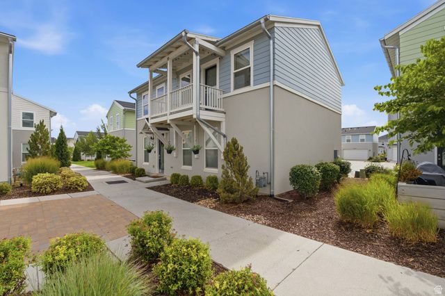 10557 S REDKNIFE DR, South Jordan, UT 84009