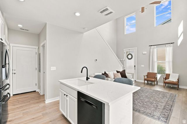 10557 S REDKNIFE DR, South Jordan, UT 84009