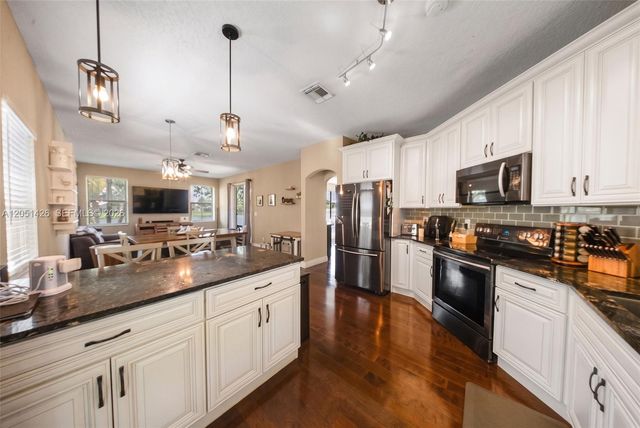 18546 NW 22nd St, Pembroke Pines, FL 33029