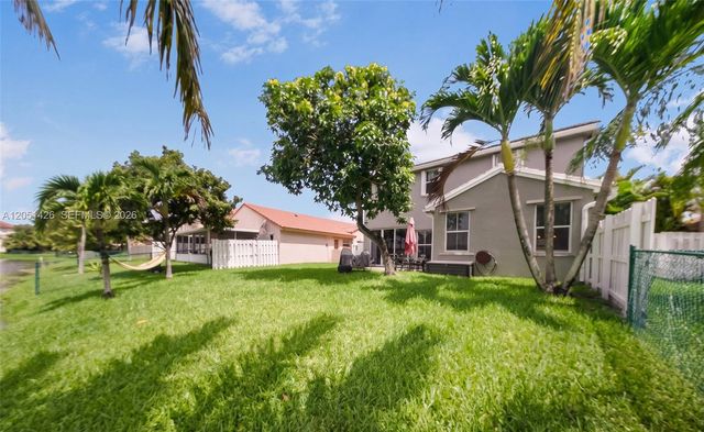 18546 NW 22nd St, Pembroke Pines, FL 33029