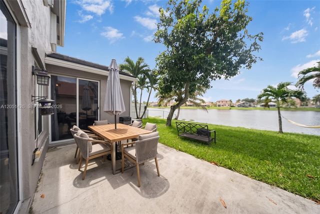 18546 NW 22nd St, Pembroke Pines, FL 33029