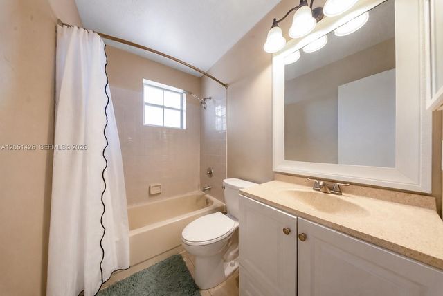 18546 NW 22nd St, Pembroke Pines, FL 33029