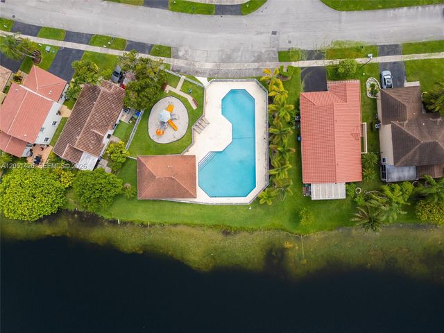 18546 NW 22nd St, Pembroke Pines, FL 33029