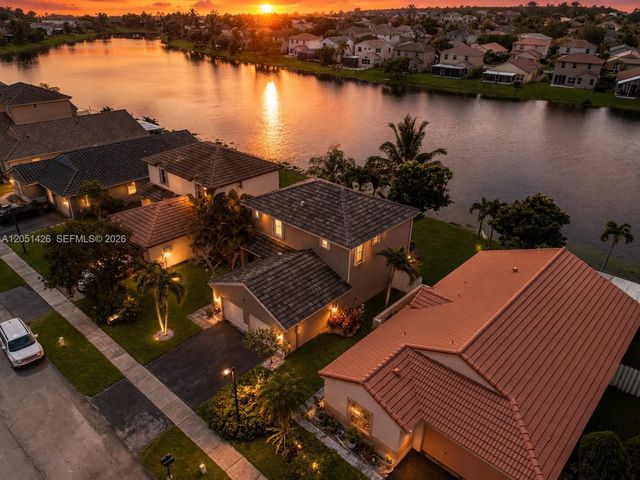 18546 NW 22nd St, Pembroke Pines, FL 33029