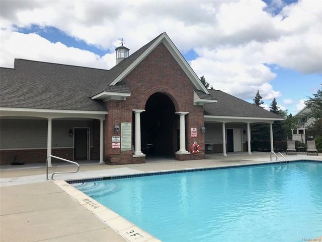 15265 Yale Drive, Clinton Charter Twp, MI 48038