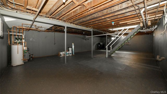 7 Amherst Place, Massapequa, NY 11758