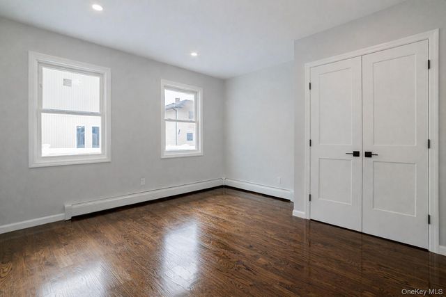 7 Amherst Place, Massapequa, NY 11758