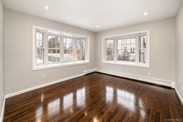 7 Amherst Place, Massapequa, NY 11758