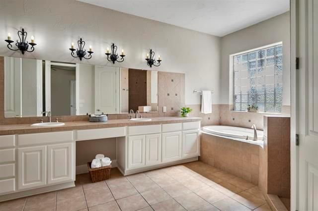 103 Maravilla WAY, Horseshoe Bay, TX 78657