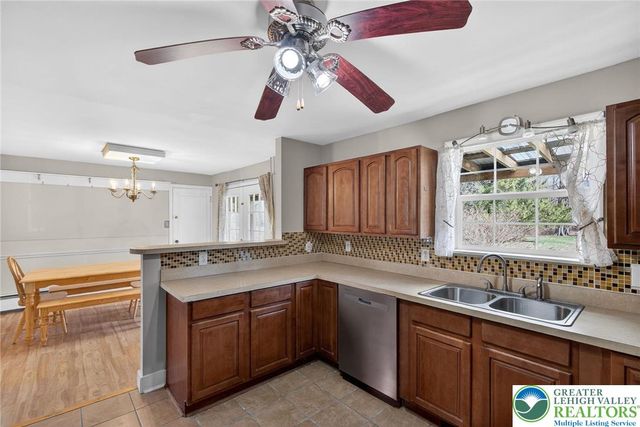 3797 Chestnut Road, Lower Macungie Twp, PA 18011