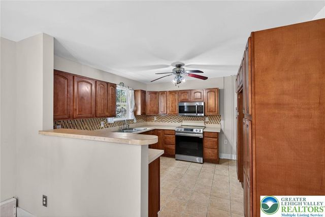 3797 Chestnut Road, Lower Macungie Twp, PA 18011