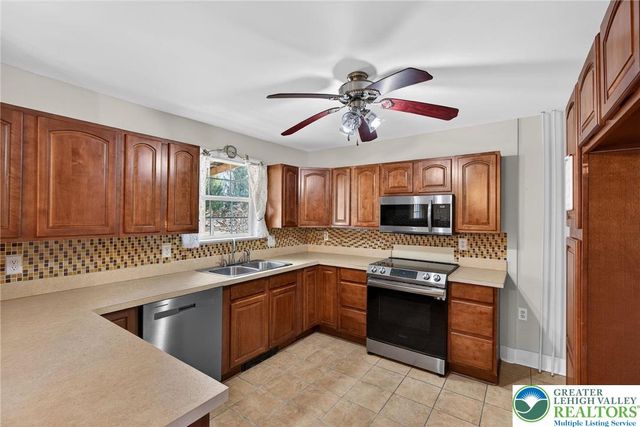 3797 Chestnut Road, Lower Macungie Twp, PA 18011