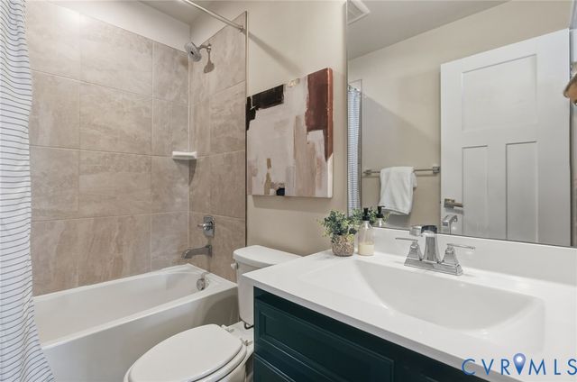 10912 Genito Square Dr, Midlothian, VA 23112