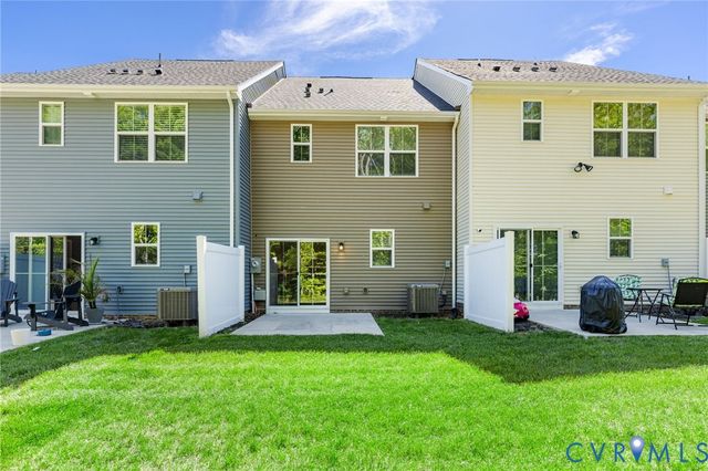 10912 Genito Square Dr, Midlothian, VA 23112