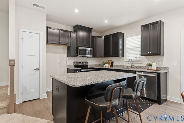 10912 Genito Square Dr, Midlothian, VA 23112