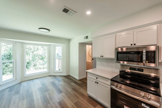 123 White Oak Way, Hendersonville, TN 37075