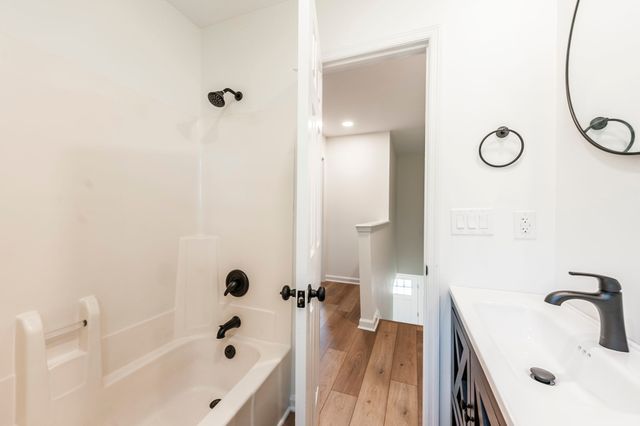 123 White Oak Way, Hendersonville, TN 37075