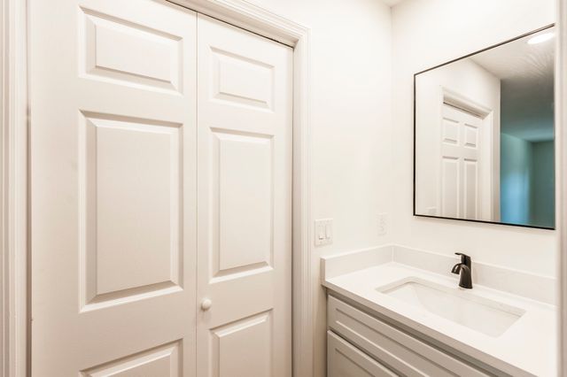123 White Oak Way, Hendersonville, TN 37075