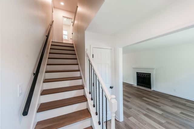 123 White Oak Way, Hendersonville, TN 37075