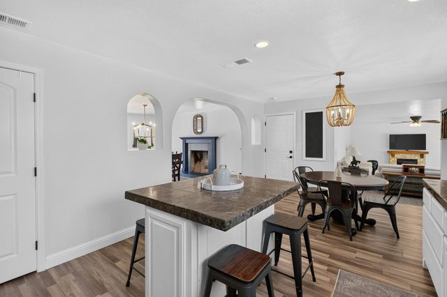 11890 Cresthill Dr, Elk Grove, CA 95624