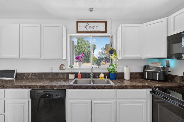 11890 Cresthill Dr, Elk Grove, CA 95624