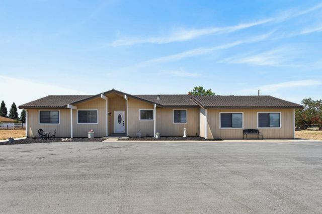 11890 Cresthill Dr, Elk Grove, CA 95624