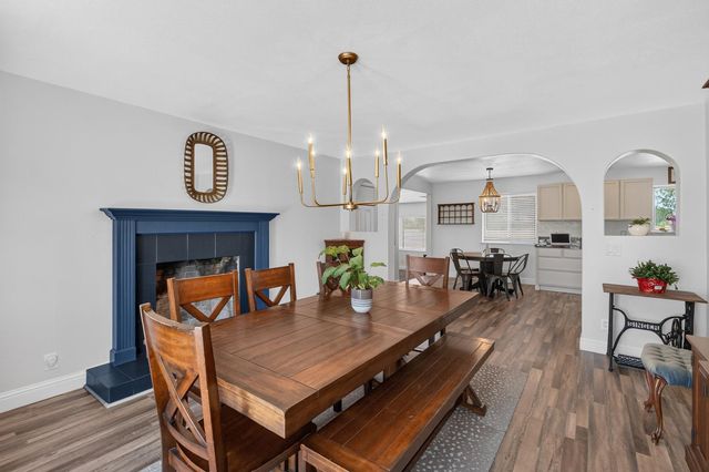 11890 Cresthill Dr, Elk Grove, CA 95624