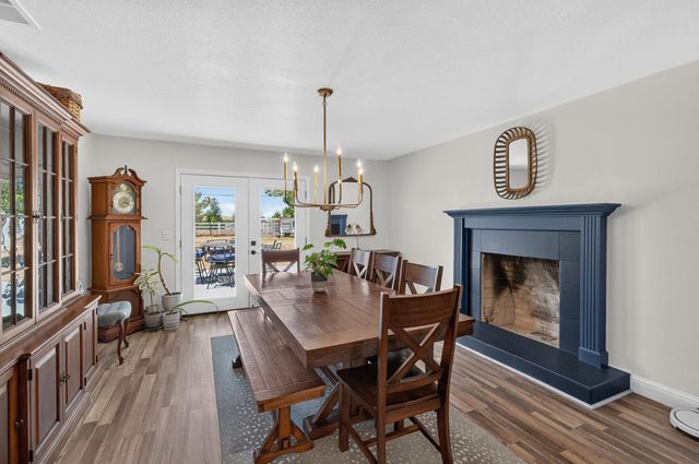 11890 Cresthill Dr, Elk Grove, CA 95624