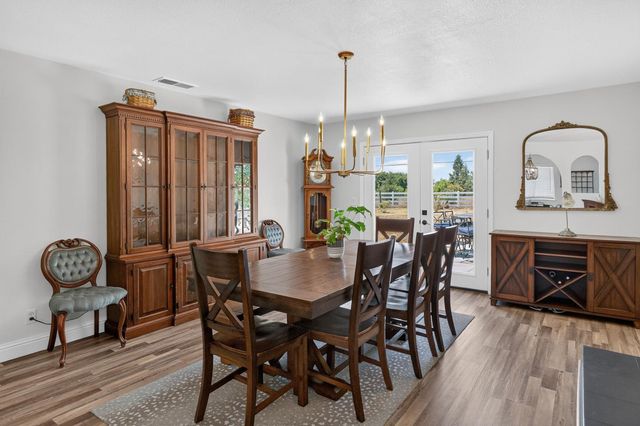 11890 Cresthill Dr, Elk Grove, CA 95624