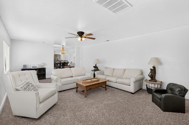 11890 Cresthill Dr, Elk Grove, CA 95624