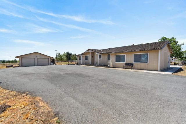 11890 Cresthill Dr, Elk Grove, CA 95624