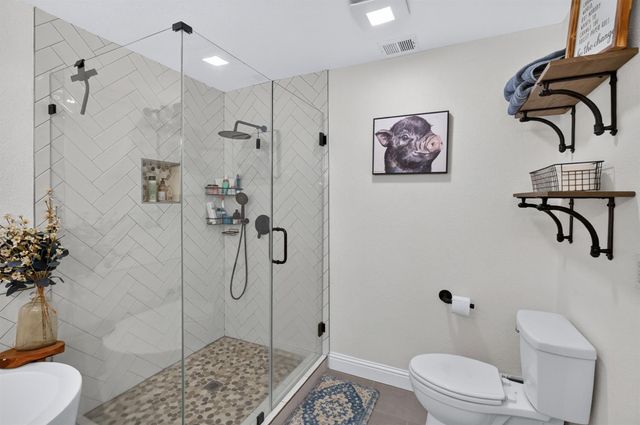 11890 Cresthill Dr, Elk Grove, CA 95624