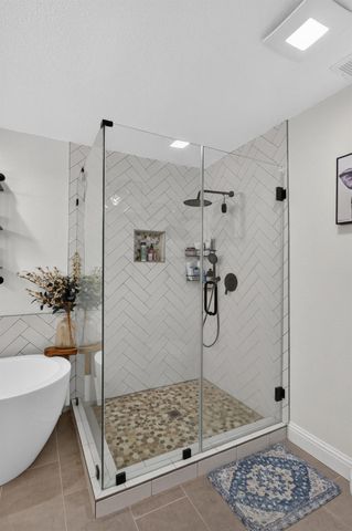 11890 Cresthill Dr, Elk Grove, CA 95624