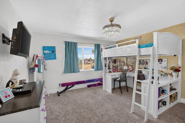 11890 Cresthill Dr, Elk Grove, CA 95624