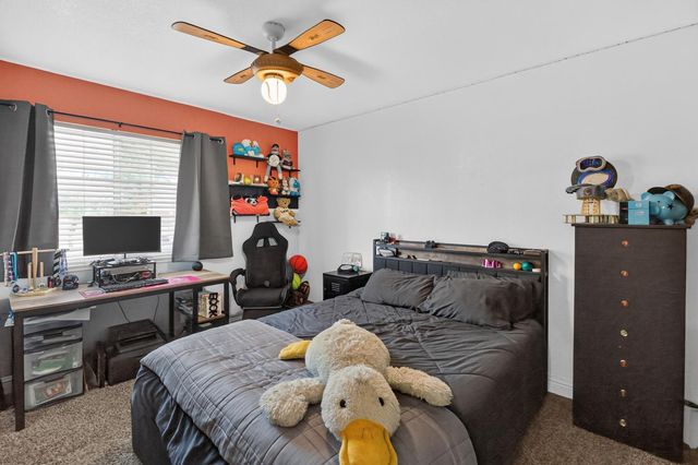 11890 Cresthill Dr, Elk Grove, CA 95624