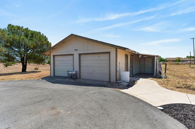 11890 Cresthill Dr, Elk Grove, CA 95624