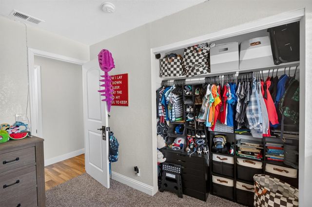 11890 Cresthill Dr, Elk Grove, CA 95624