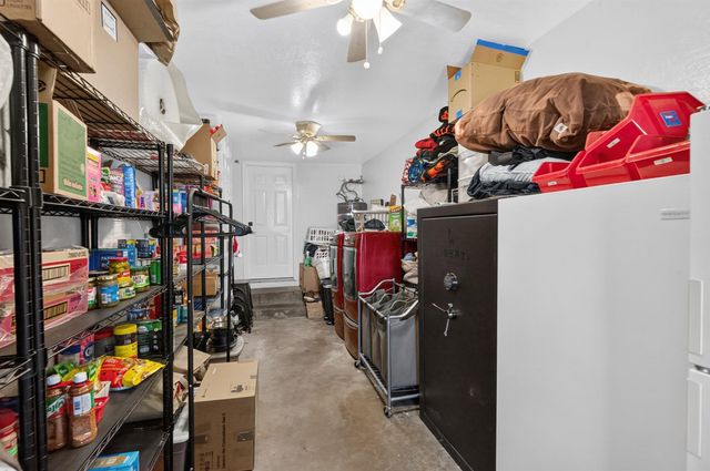 11890 Cresthill Dr, Elk Grove, CA 95624