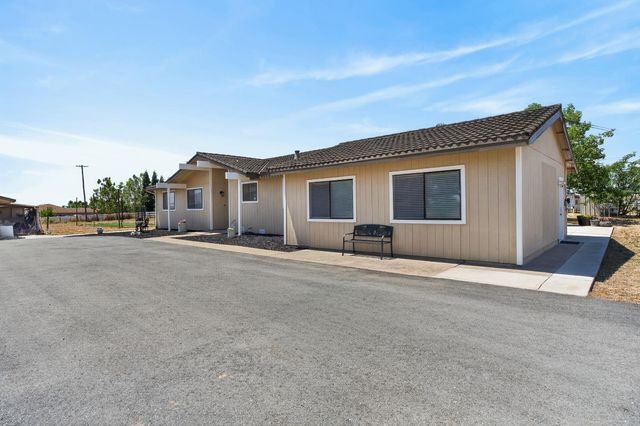 11890 Cresthill Dr, Elk Grove, CA 95624