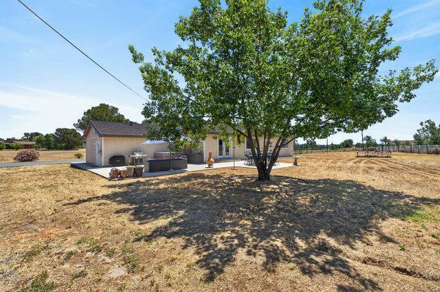 11890 Cresthill Dr, Elk Grove, CA 95624
