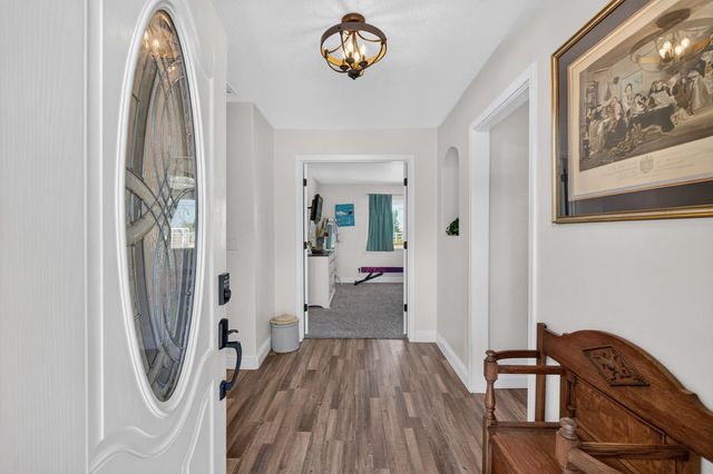 11890 Cresthill Dr, Elk Grove, CA 95624