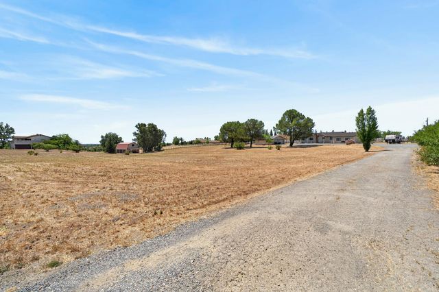 11890 Cresthill Dr, Elk Grove, CA 95624