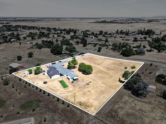 11890 Cresthill Dr, Elk Grove, CA 95624