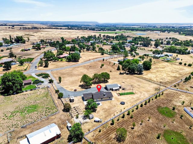 11890 Cresthill Dr, Elk Grove, CA 95624