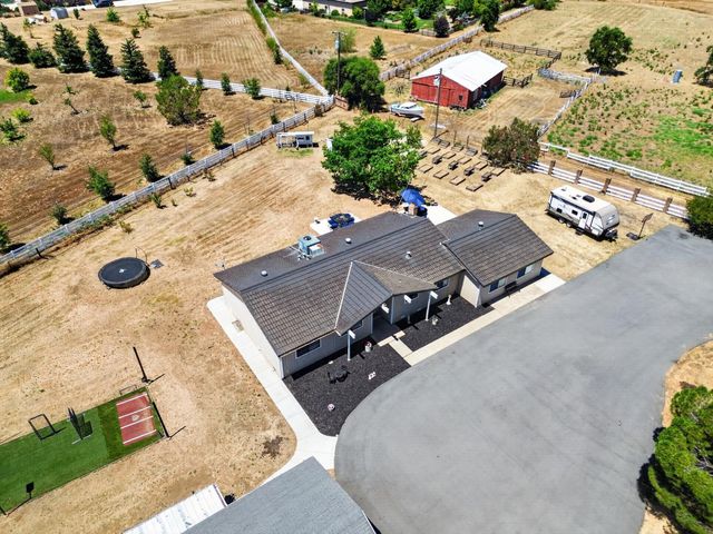 11890 Cresthill Dr, Elk Grove, CA 95624