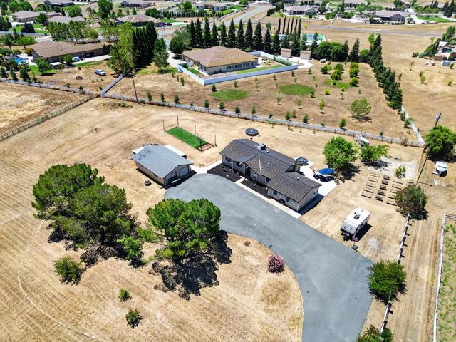11890 Cresthill Dr, Elk Grove, CA 95624