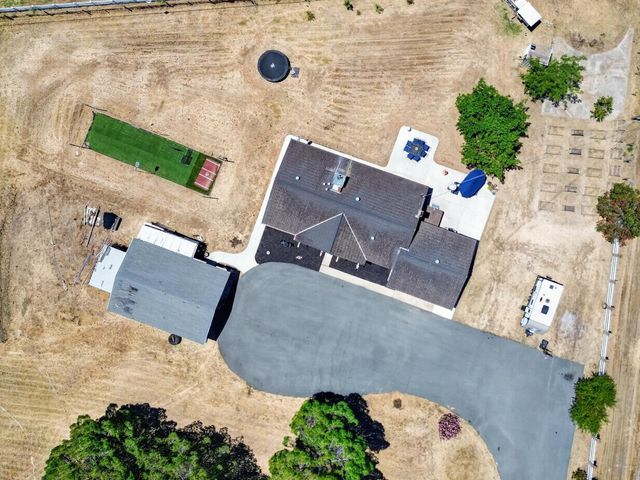 11890 Cresthill Dr, Elk Grove, CA 95624