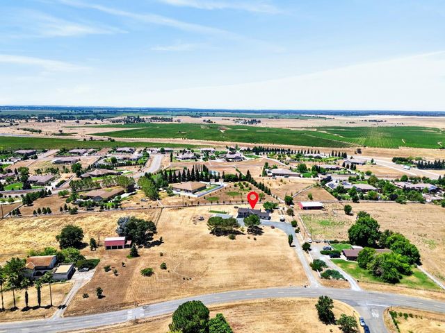 11890 Cresthill Dr, Elk Grove, CA 95624