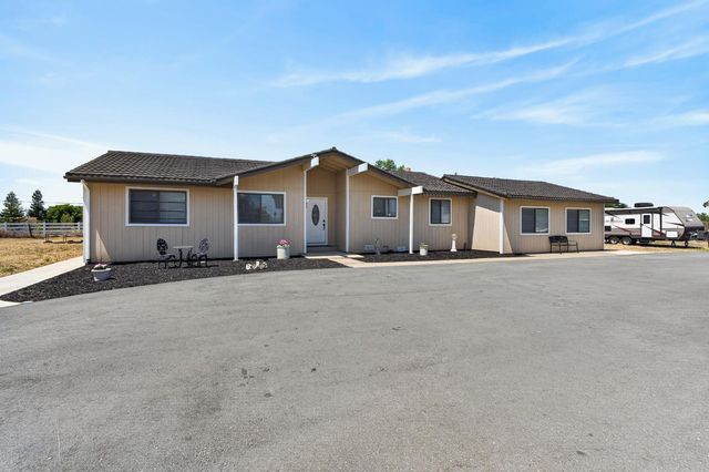 11890 Cresthill Dr, Elk Grove, CA 95624