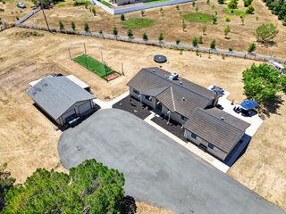 11890 Cresthill Dr, Elk Grove, CA 95624